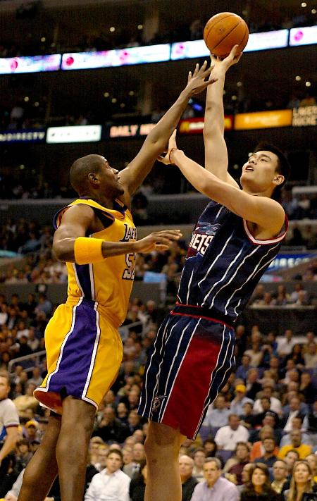 每体：巴尔韦德肌肉不适周三将接受检查，皇马右后卫捉襟见肘（每体：巴尔韦德肌肉不适将于周三接受检查，皇马右后卫位置告急）