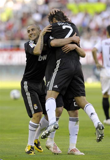 乔-科尔：当年切尔西首回合不敌巴萨后，穆帅痛斥全队没种（乔-科尔回忆：切尔西首回合负于巴萨后，穆里尼奥怒批全队缺乏血性）