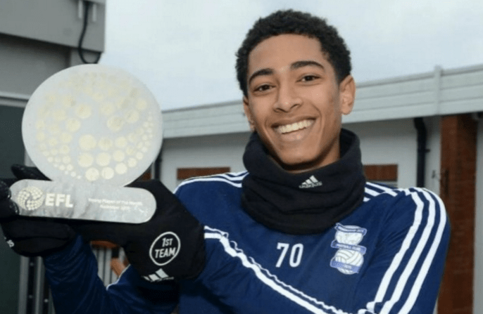 马丁内斯称赞B费：他是助攻之王，曼联在他上场时截然不同（马丁内斯力挺B费：他是助攻王，有他曼联判若两队）