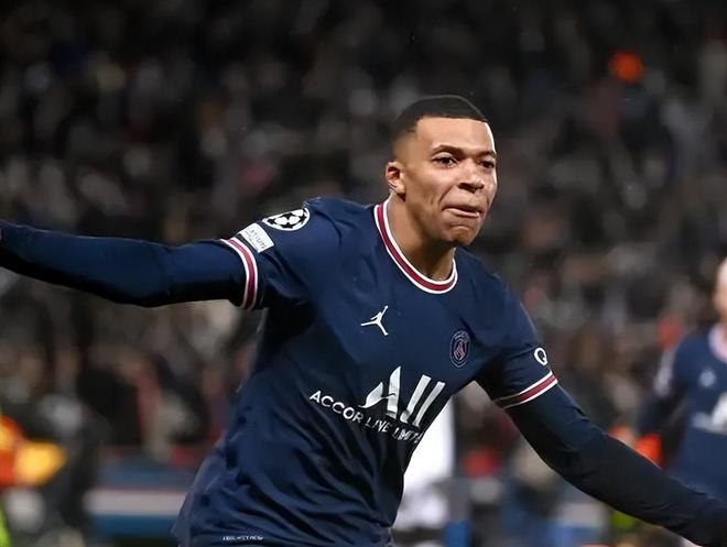 史上最佳球员？埃弗拉：每个人都有偏好，我选择C罗而非梅西（埃弗拉谈GOAT之争：各有所爱，我投C罗一票）