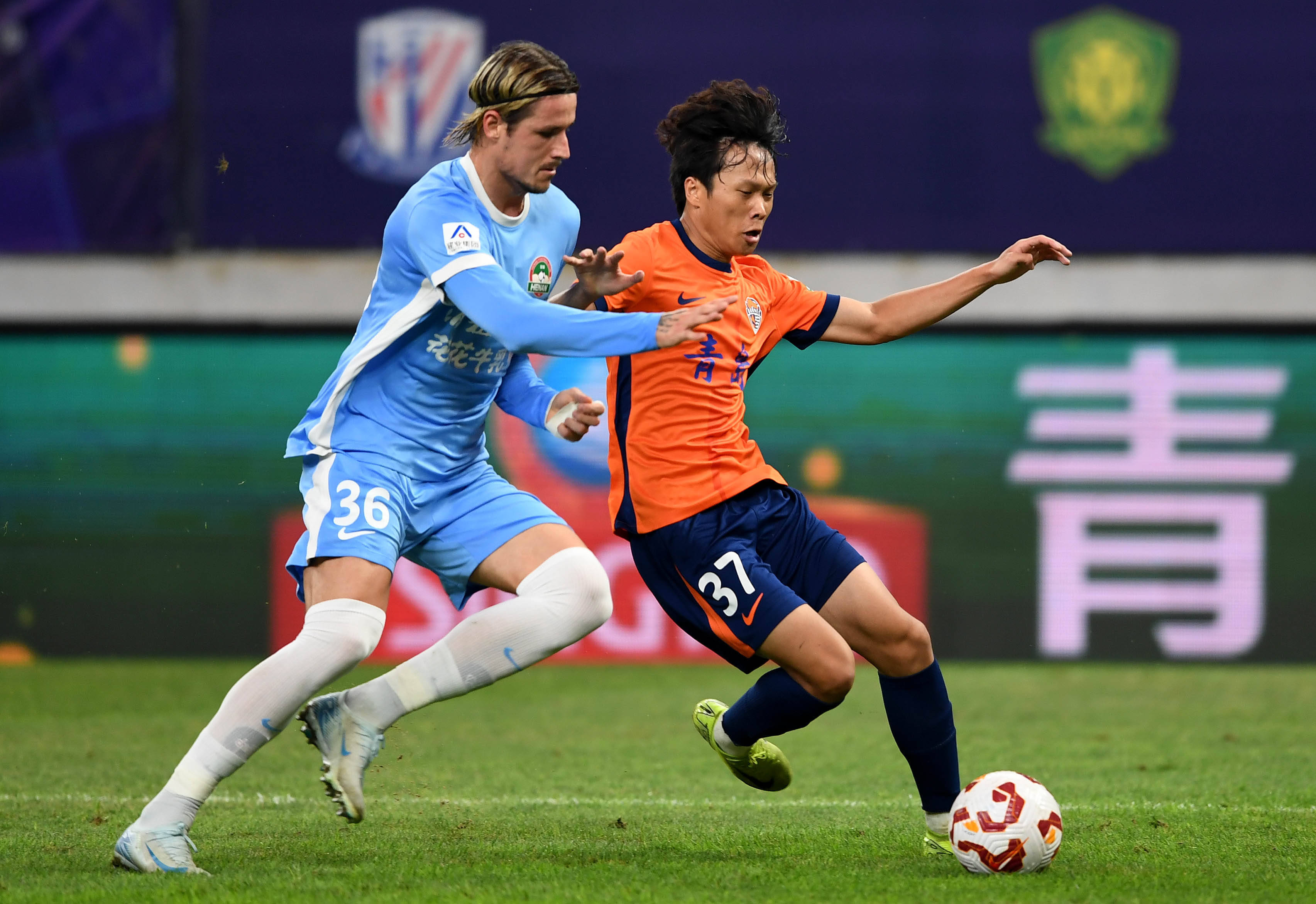 爱尔兰主帅：C罗只是一时冲动；球迷营造了难以置信的氛围（爱尔兰主帅谈C罗：只是一时冲动，盛赞球迷营造震撼氛围）