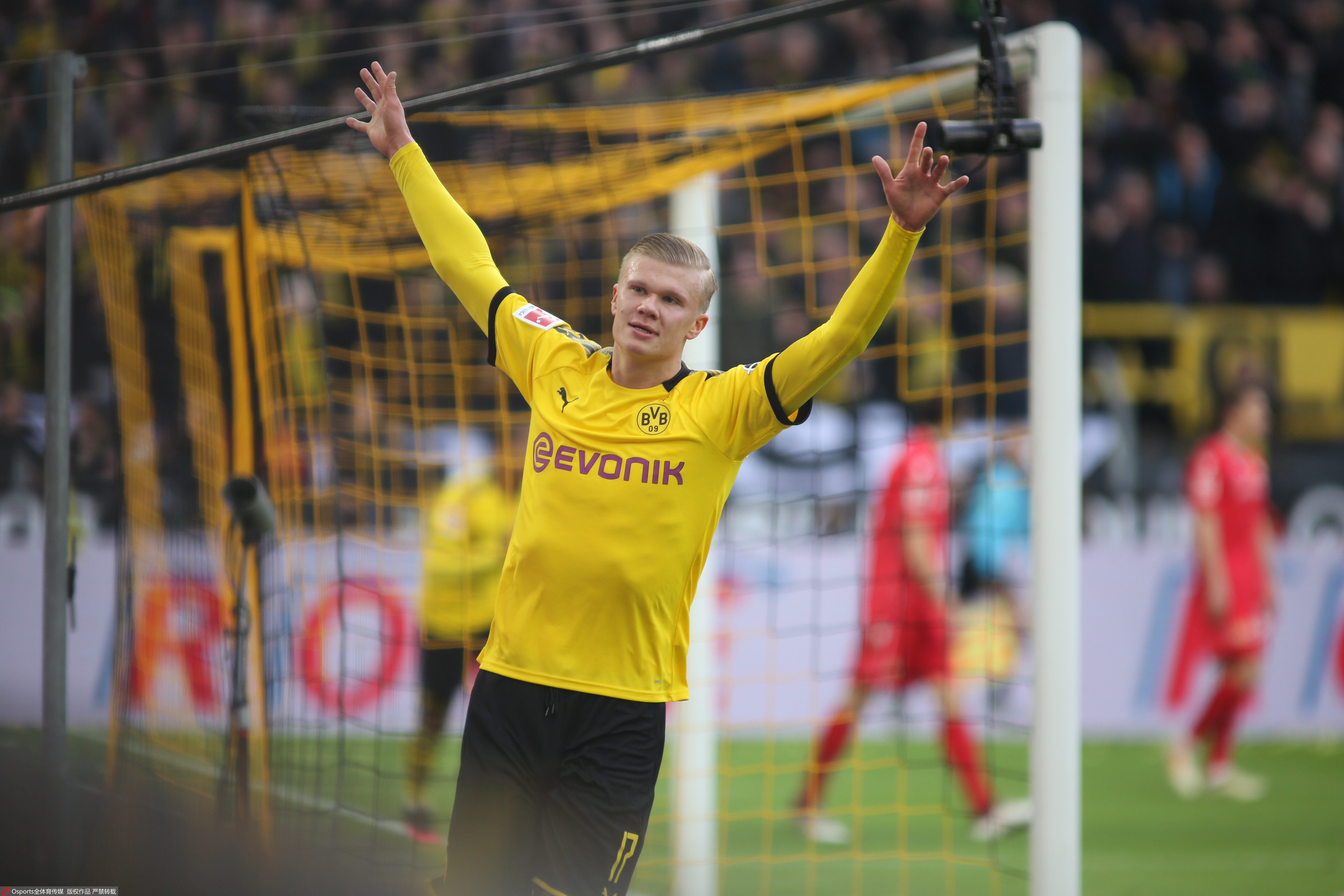 热刺官方：20岁前锋兰克希尔租借至英冠牛津联队，租期一年（热刺官方宣布：20岁前锋兰克希尔租借加盟英冠牛津联，为期一年）