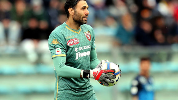 日媒：J2甲府风林45岁后卫山本英臣出轨球队死忠球迷妻子（日媒称：甲府风林45岁后卫山本英臣被曝与球队铁杆球迷之妻婚外情）