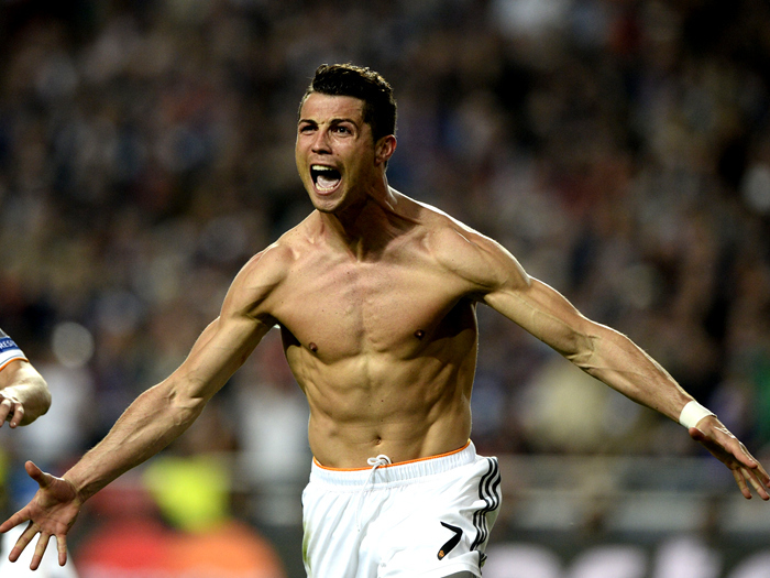 半场战报：美因茨1-0云达不莱梅，西尔万-威德默破门（半场比分：美因茨1比0领先云达不莱梅，西尔万-威德默建功）