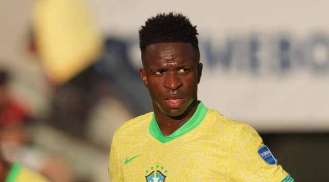 懂球帝2025年11月MVP候选出炉：姆巴佩、哈兰德领衔，莱万在列（懂球帝发布2025年11月MVP候选名单：姆巴佩、哈兰德领军，莱万入选）