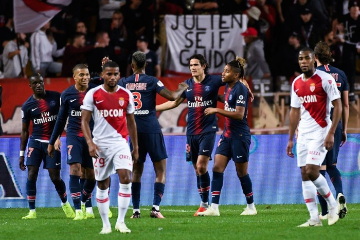 青岛记者：邵佳一大哥式的执教风格很适合当下中国足球的环境（青岛记者：邵佳一兄长式执教风格更契合当下中国足球生态）