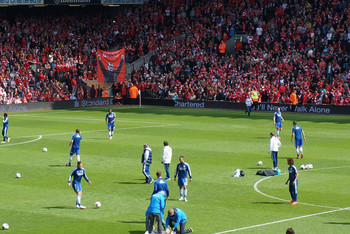 非洲杯战报：马赫雷斯梅开二度，阿尔及利亚3-0十人苏丹（非洲杯简讯：马赫雷斯双响，阿尔及利亚3-0完胜十人苏丹）