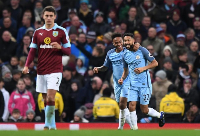 高效发挥！亚历山大半场6中5拿到17分3篮板3助攻（手感火热！亚历山大半场6投5中砍下17分3篮板3助攻）