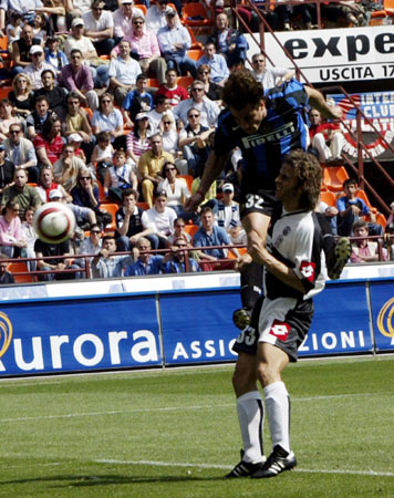 出线之战！意大利vs挪威首发：雷特吉PK哈兰德，巴雷拉出战（出线关键战！意大利对挪威首发出炉：雷特吉对决哈兰德，巴雷拉先发）