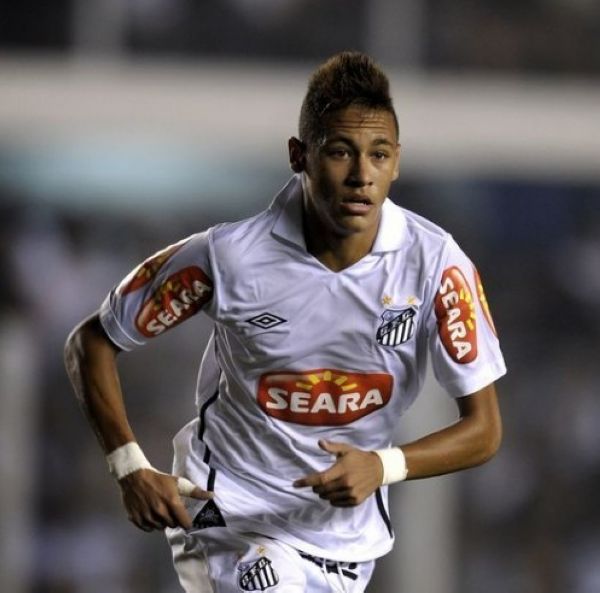 荣获迈阿密城市钥匙，梅西晒照：非常感谢迈阿密市的认可（梅西获赠迈阿密城市钥匙并晒照：感谢这座城市的认可）