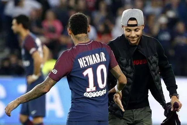 弗里克：亚马尔被换下场时有些失望，没想到孔德能梅开二度（弗里克：亚马尔被换下时有点失落，没料到孔德会独中两元）